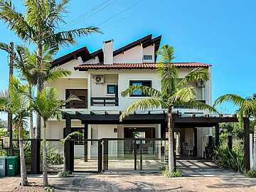 Casa 4 dormit�rios na praia Para�so